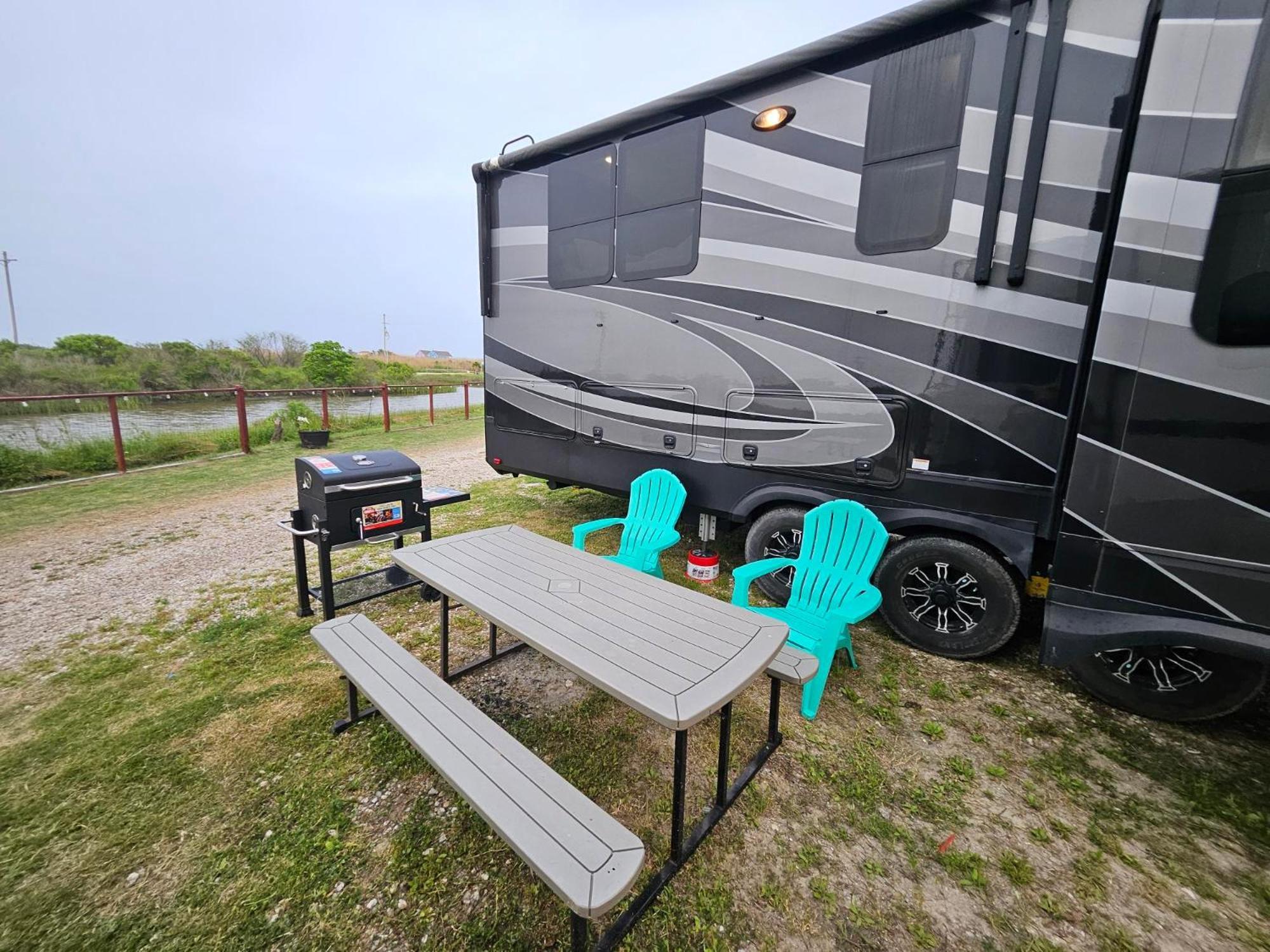Hailey'S Beach-N-Bay Rv Resort Gilchrist Zewnętrze zdjęcie